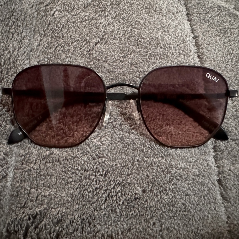 Quay Sunglasses women’s Big Time